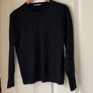 Black Everlane cashmere sweater